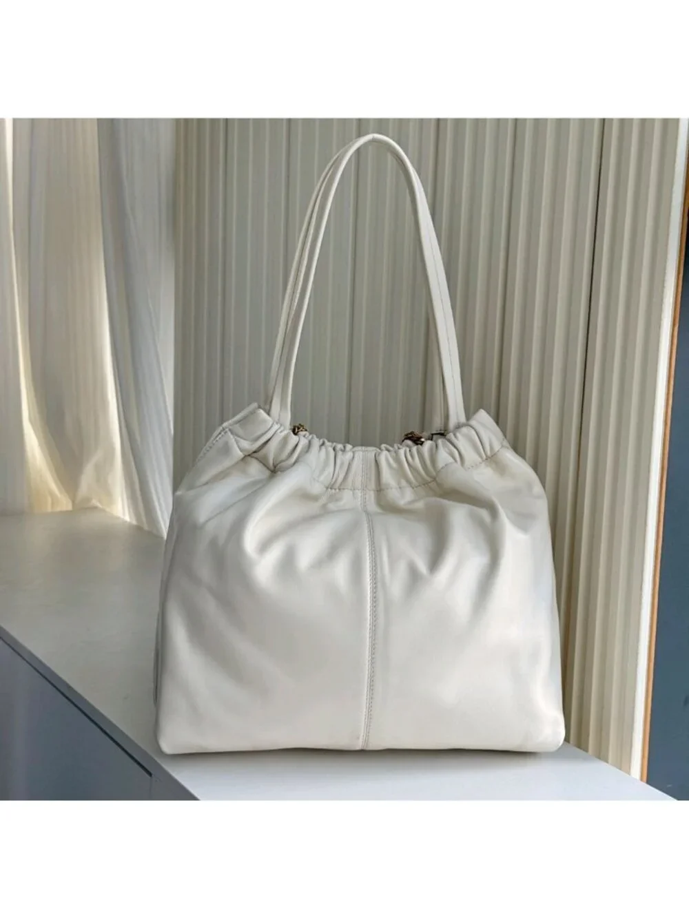 Marc Jacobs The Cristina Chain-Embellished Drawstring Leather Tote Ivory OS